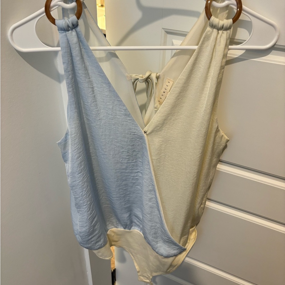 Super cute bodysuit blouse; Never Worn